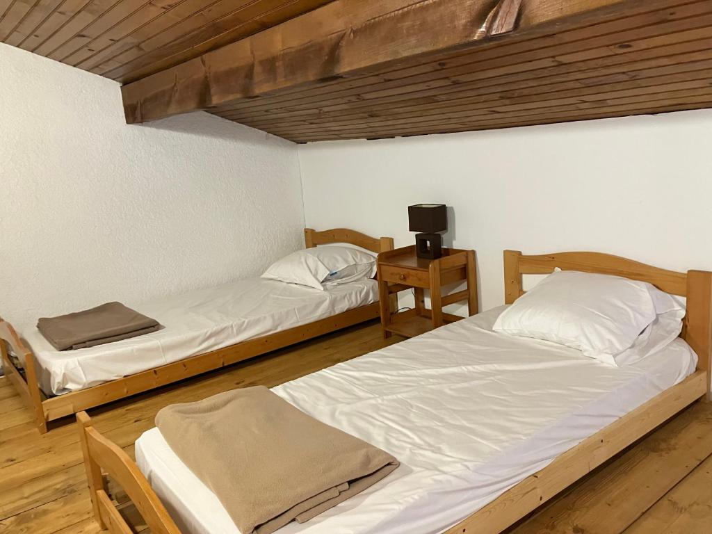 Chambre et sdb avec entrée privative - 4