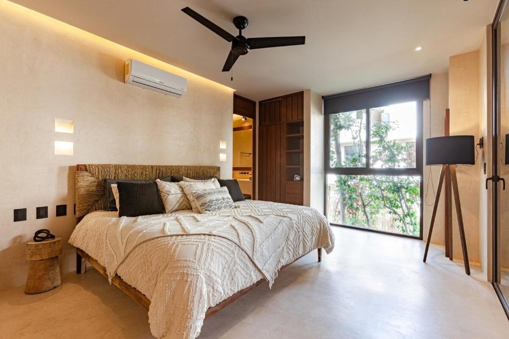 Encanto Luxe Jungle Apt 10min BeachHot TubKing - 3