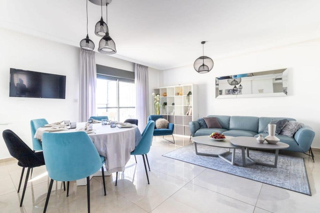 Luxury 4 Bedroom With Amazing View In Ramat Sharet Bayt Vegan 전경