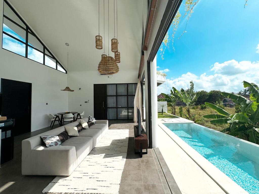 Gorgeous 2BR Oasis With Infinity Pool & Unobstructed Views, Ubud