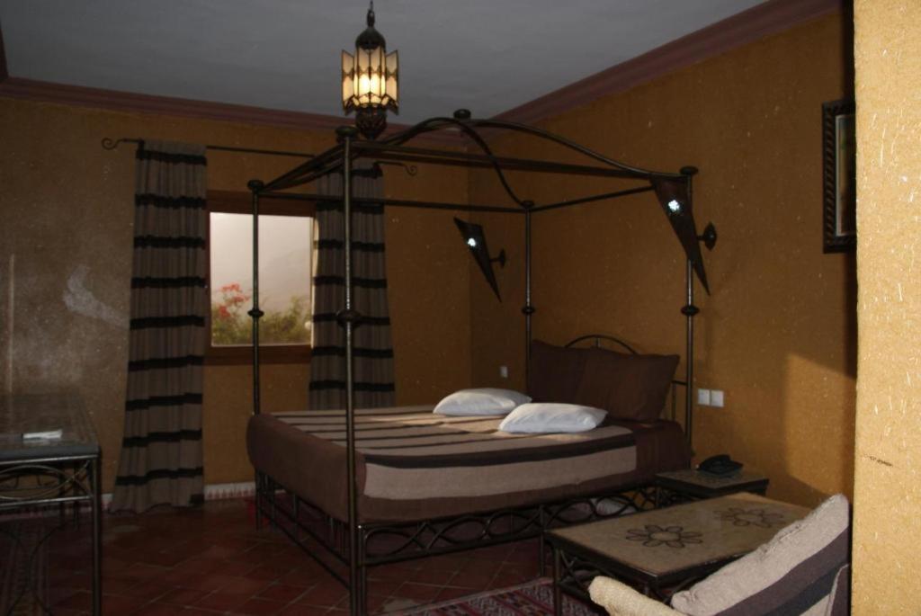 Click excursions tafraoute, Taddart