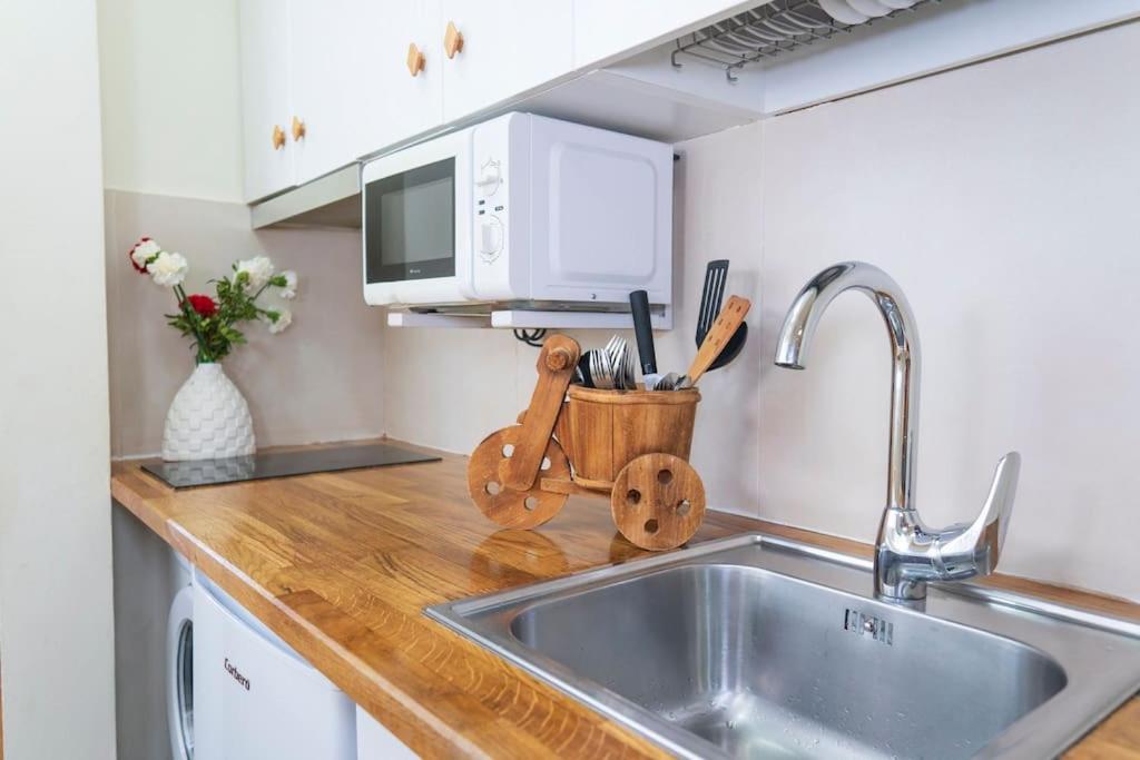 3 Bedrooms City Center and Beach - 3