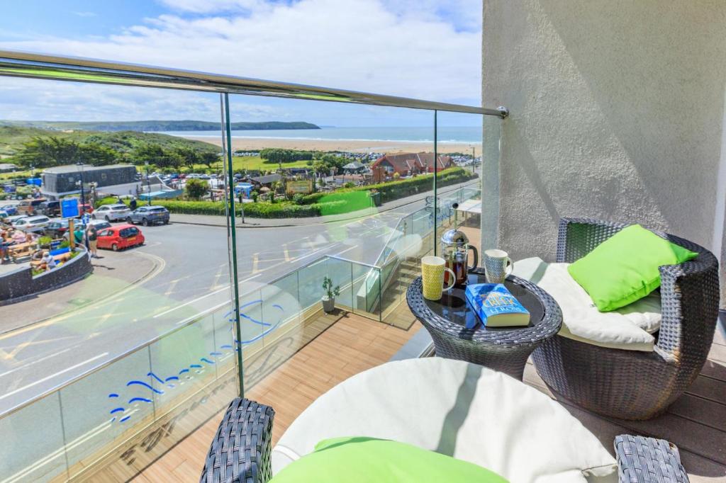 10 Woolacombe West - Luxury Apartment at Byron Woolacombe, only 4 minute walk to Woolacombe Beach!, Woolacombe