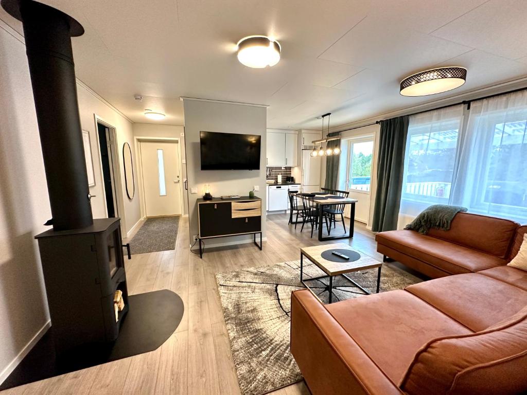 Hillhouse A & B, Ivalo