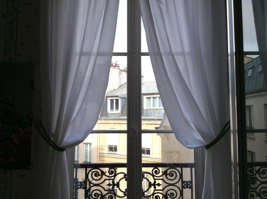 BED and BREAKFAST PARIS QUARTIER CHAMPS-ÉLYSÉES - 3