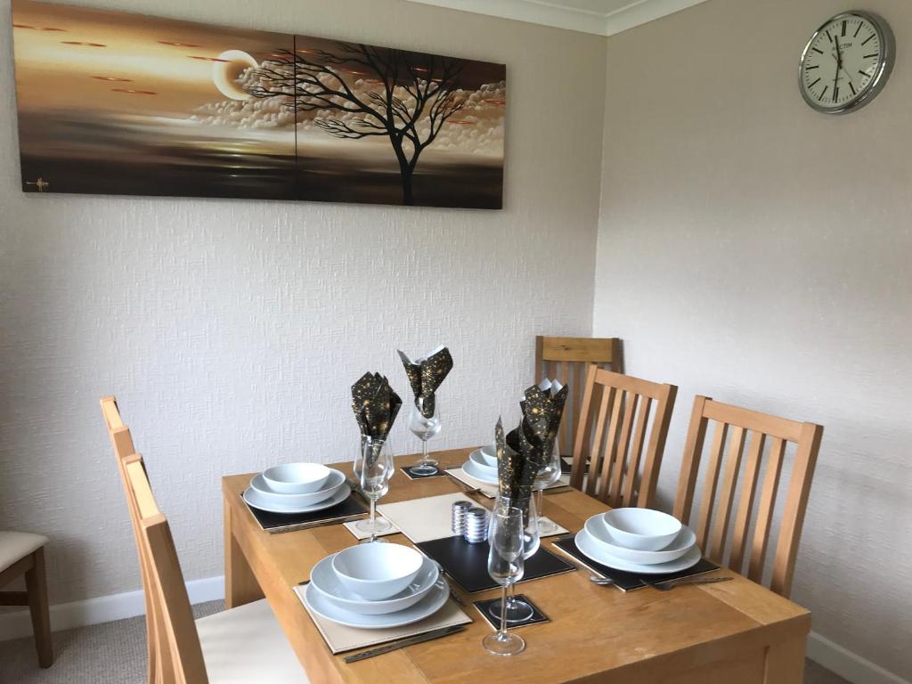 Hamilton Hideaway between Lancaster & Morecambe, Bare