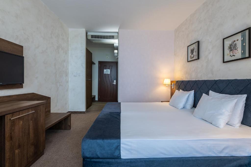 Flamingo Beach Hotel — Pokoje in Słoneczny Brzeg, Region Burgas