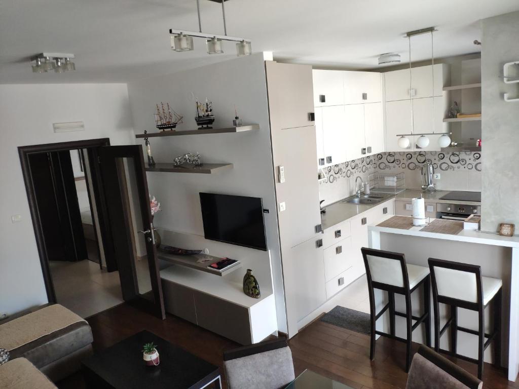Four season seaview - lovely 2 bedroom apartment - 1