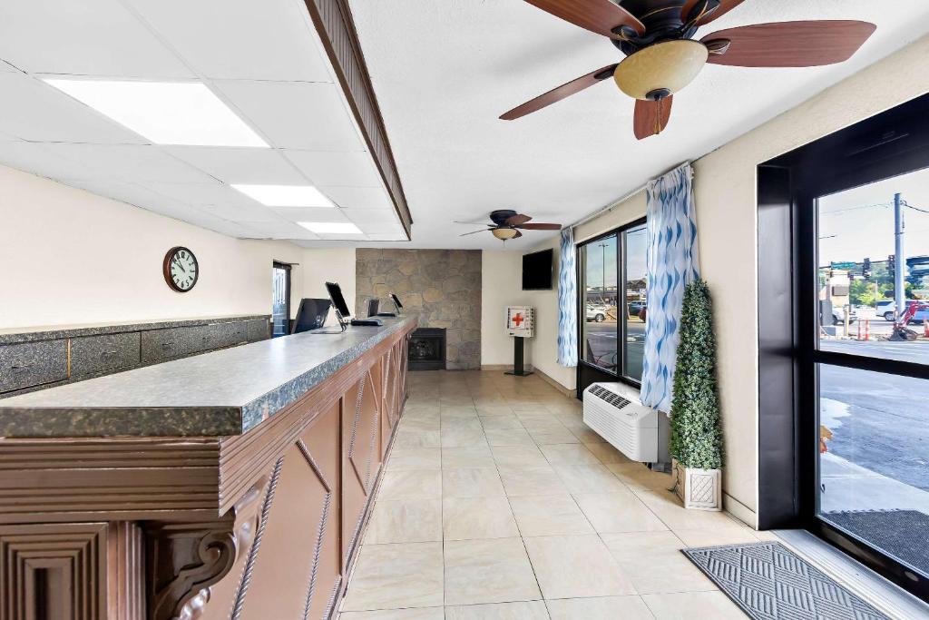 Lobby, Days Inn Pigeon Forge South in Pigeon Forge (TN)