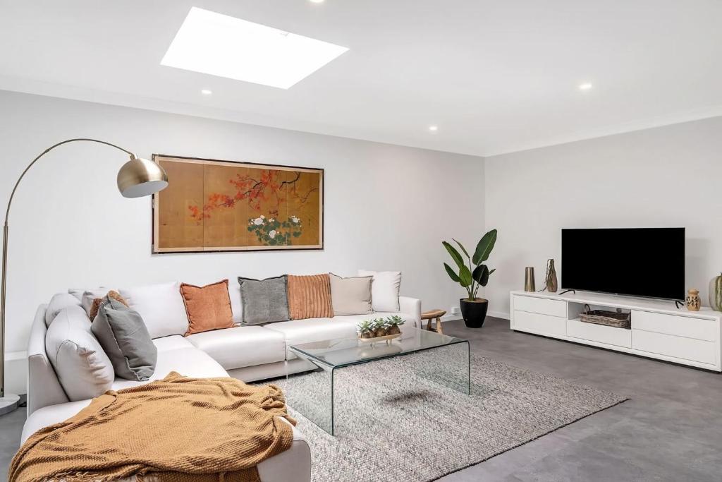 Modern Balmain Abode, Sydney