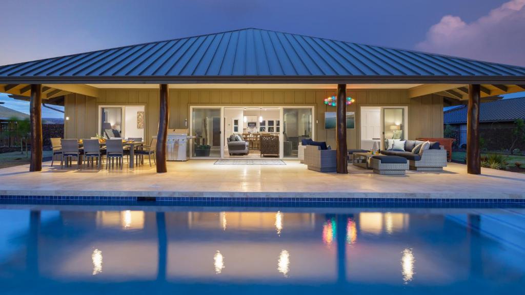 SPARKLING WATERS Sparkling 4BR Ainamalu Private Home with Heated Pool, Waikoloa