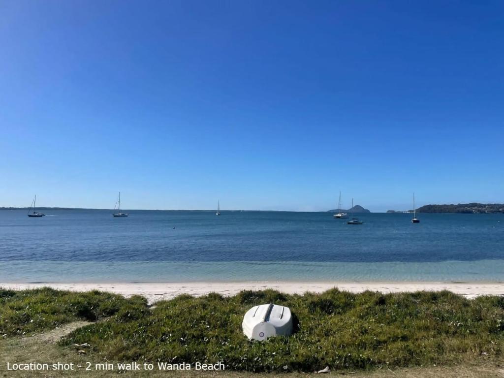 Sea La Vie One 400m to waters edge, Salamander Bay