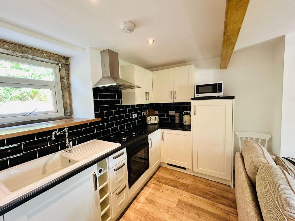 Cozy Cottage in Mytholmroyd, near Hebden Bridge photo 3