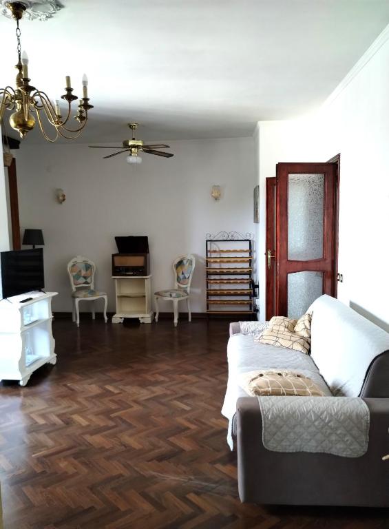 Vintage House - 2