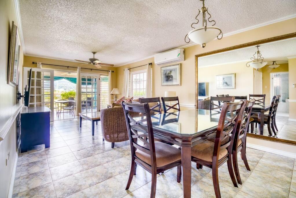 Two Bedroom Seafront Suite - Quiet & Relaxing, Montego Bay