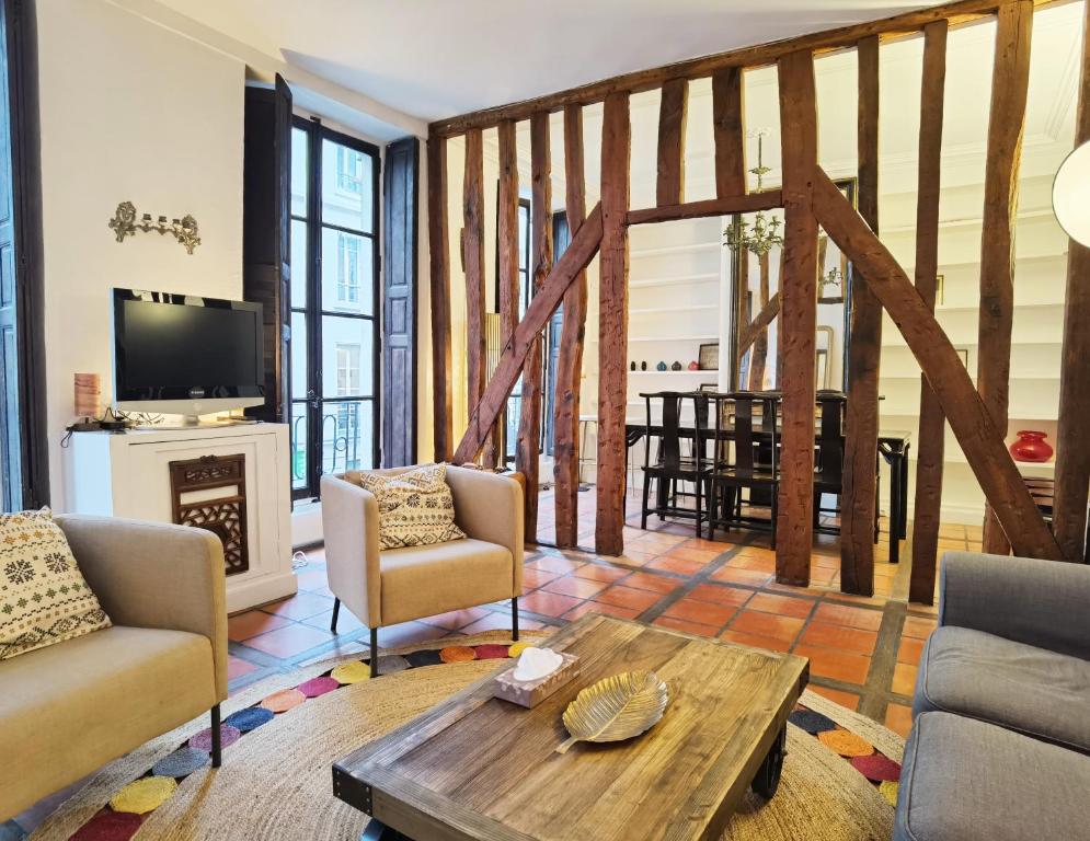 Le Marais style APT with 3 bdrs 3 mns Republique N3-43 - 1