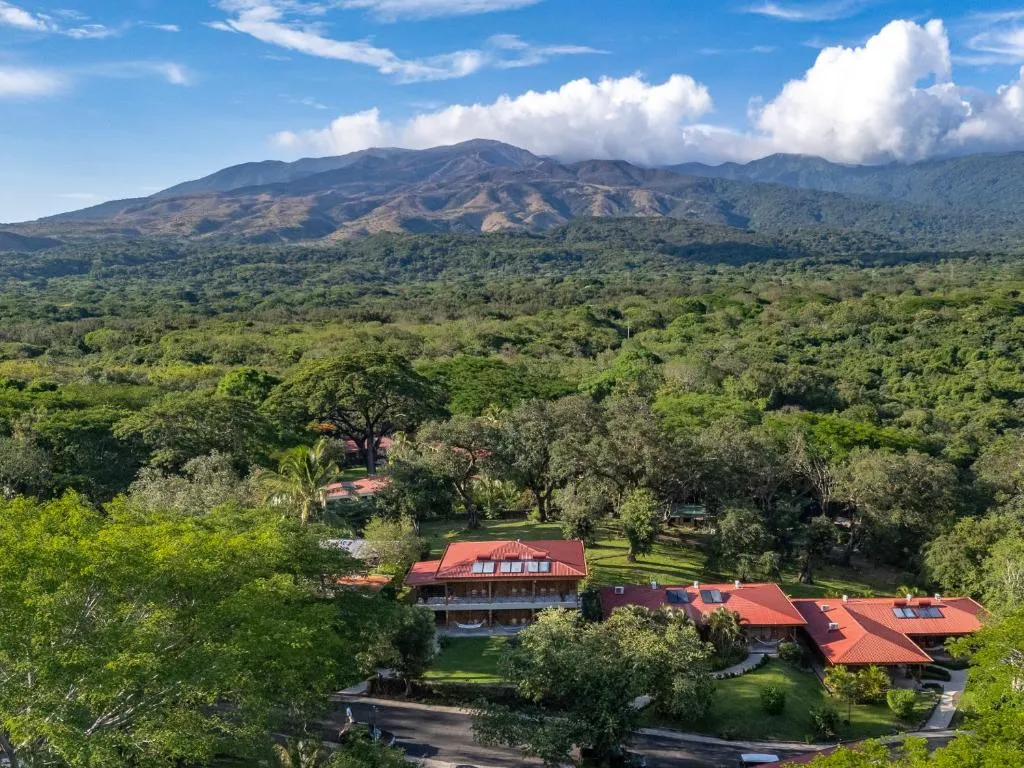 Hacienda Guachipelin Volcano Ranch Hotel & Hot Springs, hotel in Liberia