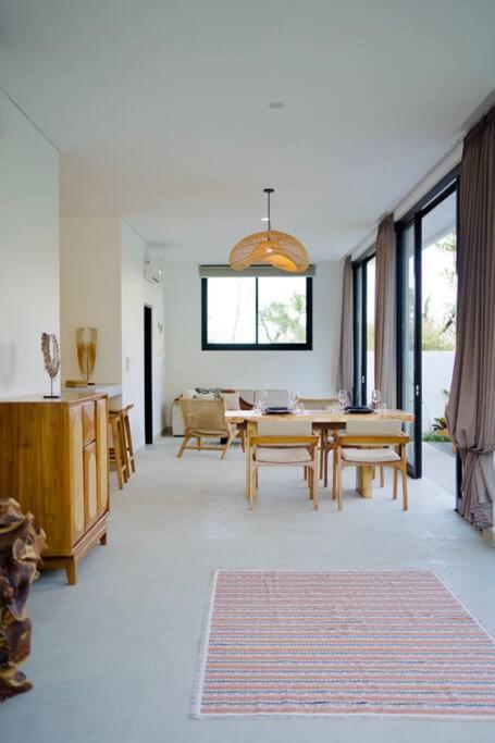 Private Villa with Pool & Roof Top – Ocean view