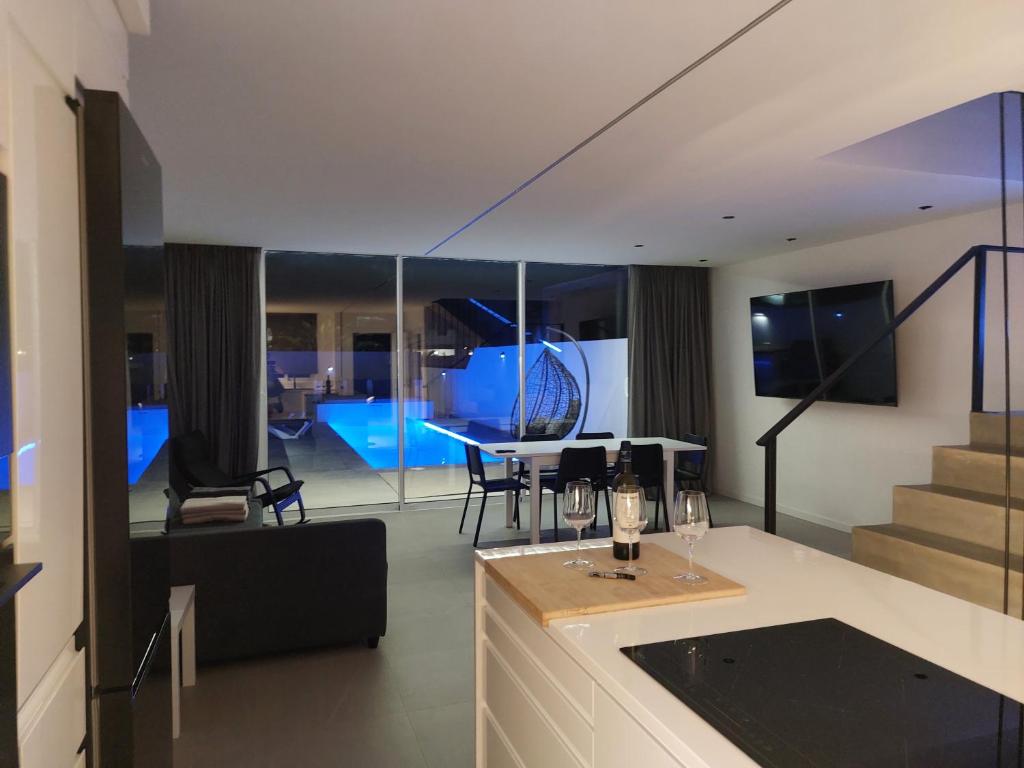 Sun Sea villa-heated pool - 3