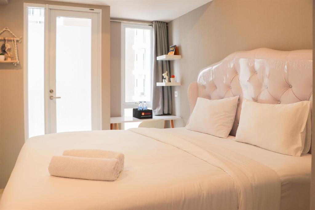 Restful and Simply Studio Tokyo Riverside PIK 2 Apartment By Travelio, Rawalembang