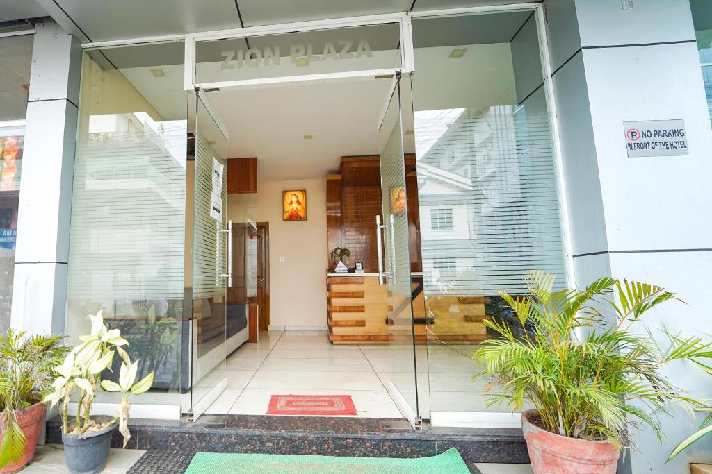 OYO 75392 Zion Plaza エントランス