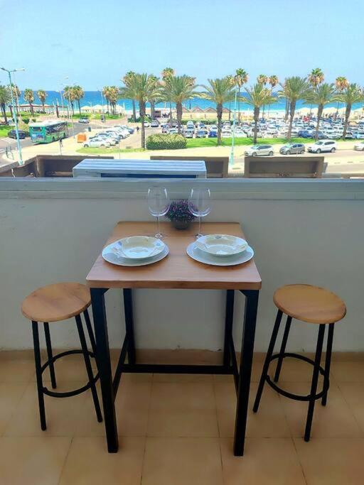 Home with a balcony by the sea 60-5, Qiryat H̱ayyim