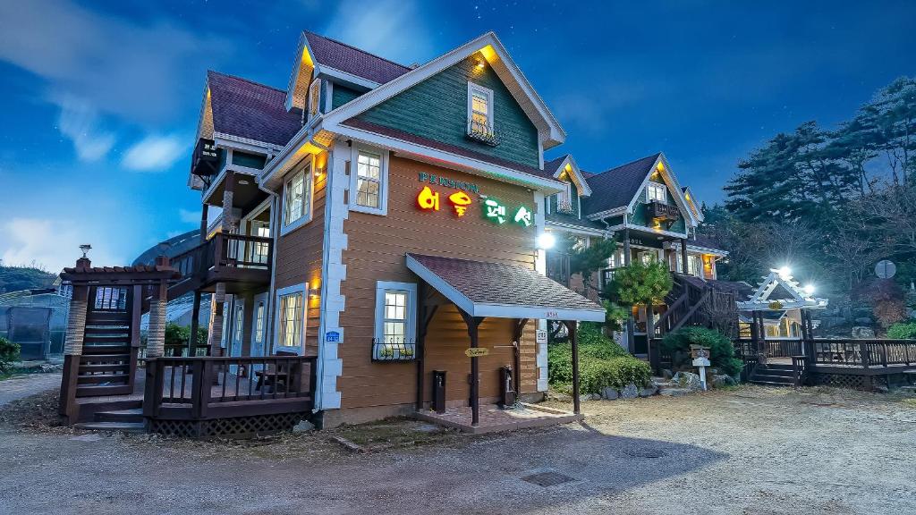 Eul Pension Taean, Taean