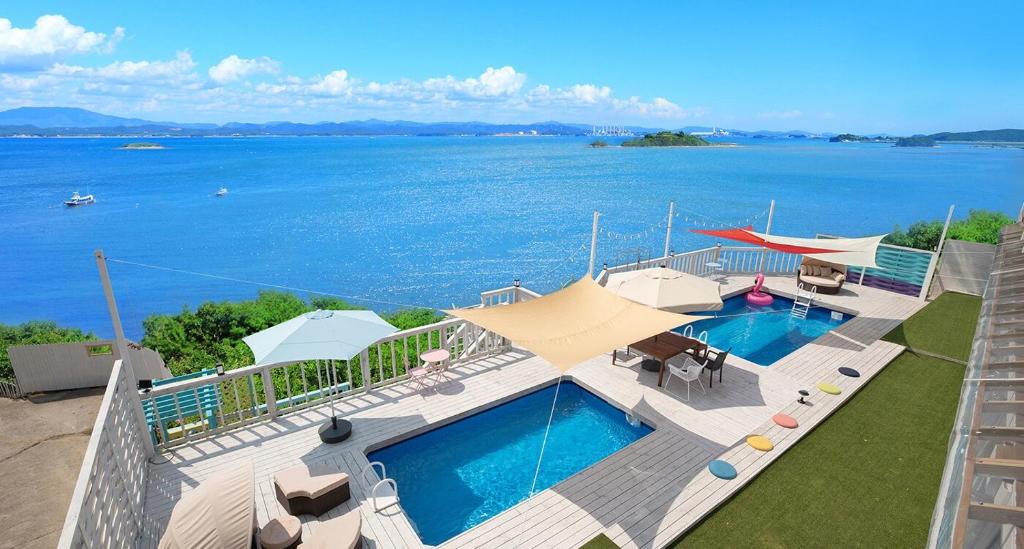 Taean Elvis Pension, Taean