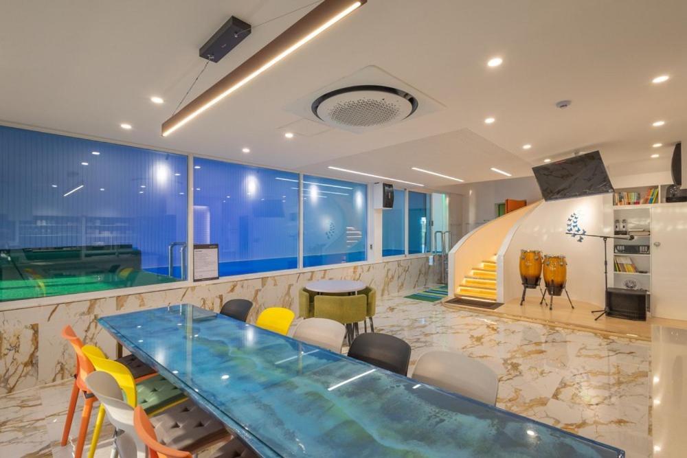 Namhae Boolgeun Noeul Pool Villa, Namhä