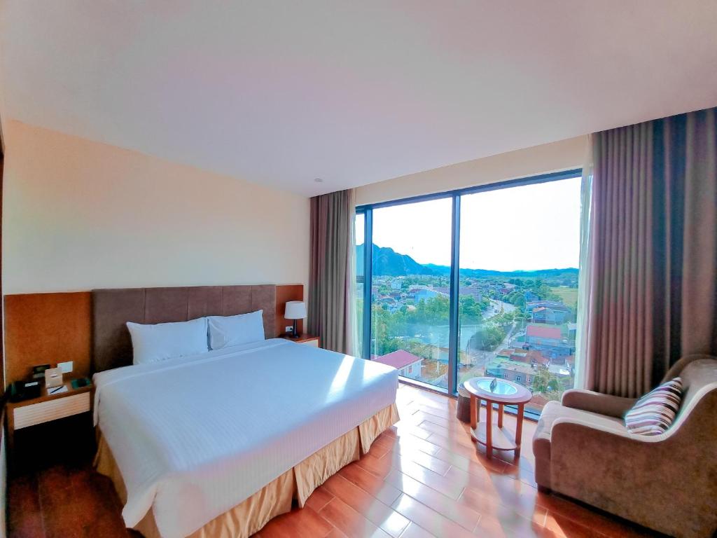 ムオン タン コンクオン ホテル (Muong Thanh Con Cuong Hotel)