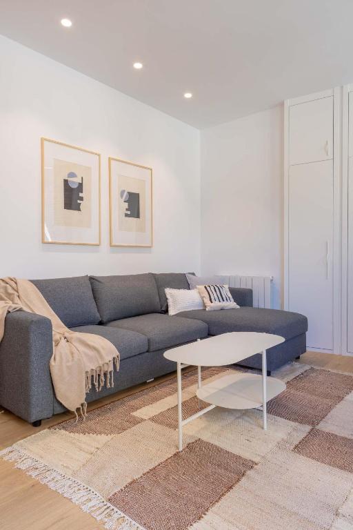 Daniela's Lovely Apartment Aire y Wifi by Apartamentos Logrono - 2