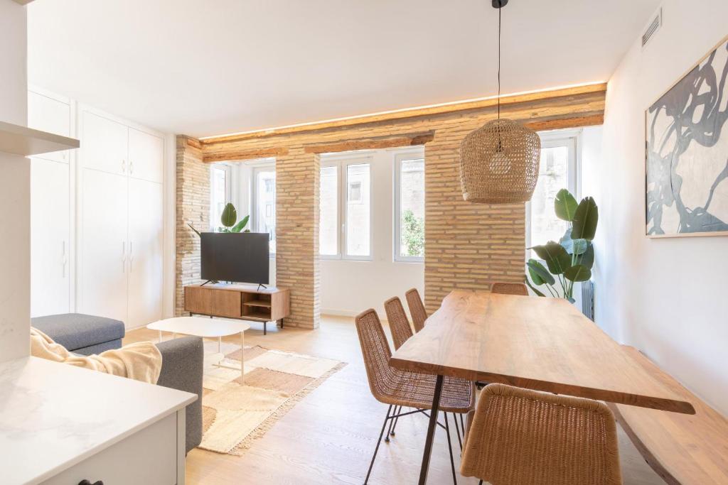 Daniela's Lovely Apartment Aire y Wifi by Apartamentos Logrono - 1