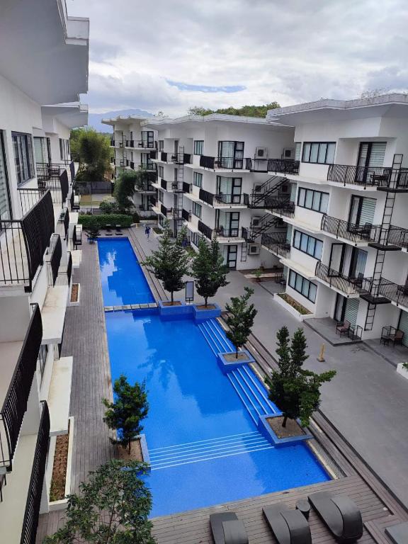 Swimming pool, Pontefino Hotel and Residences in Batangas