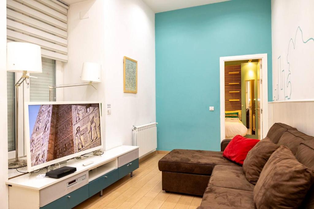 Modern and spacious-2Bedrooms 1Bathroom-Malasaña - 2