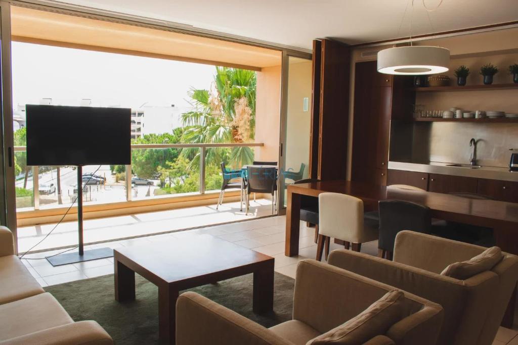 Shared lounge/TV area