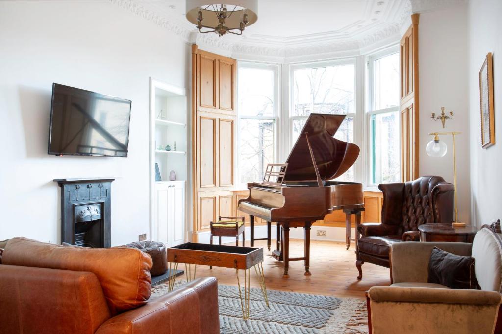 Oakshaw Apartment, Paisley