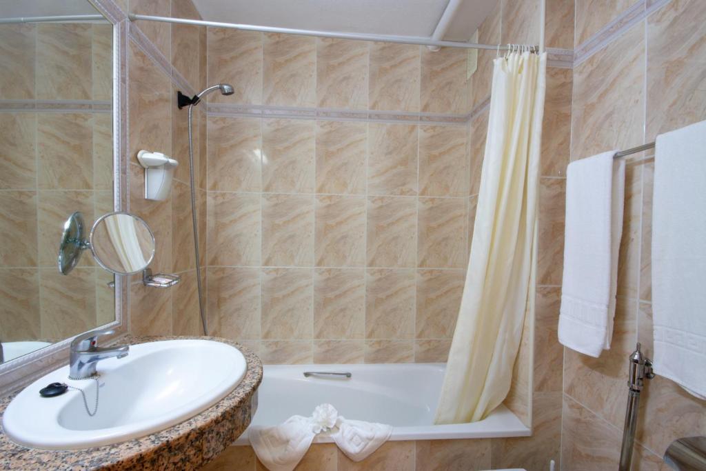 Apartamentos Pez Azul — Hotel rooms in Puerto de la Cruz, Canary Islands