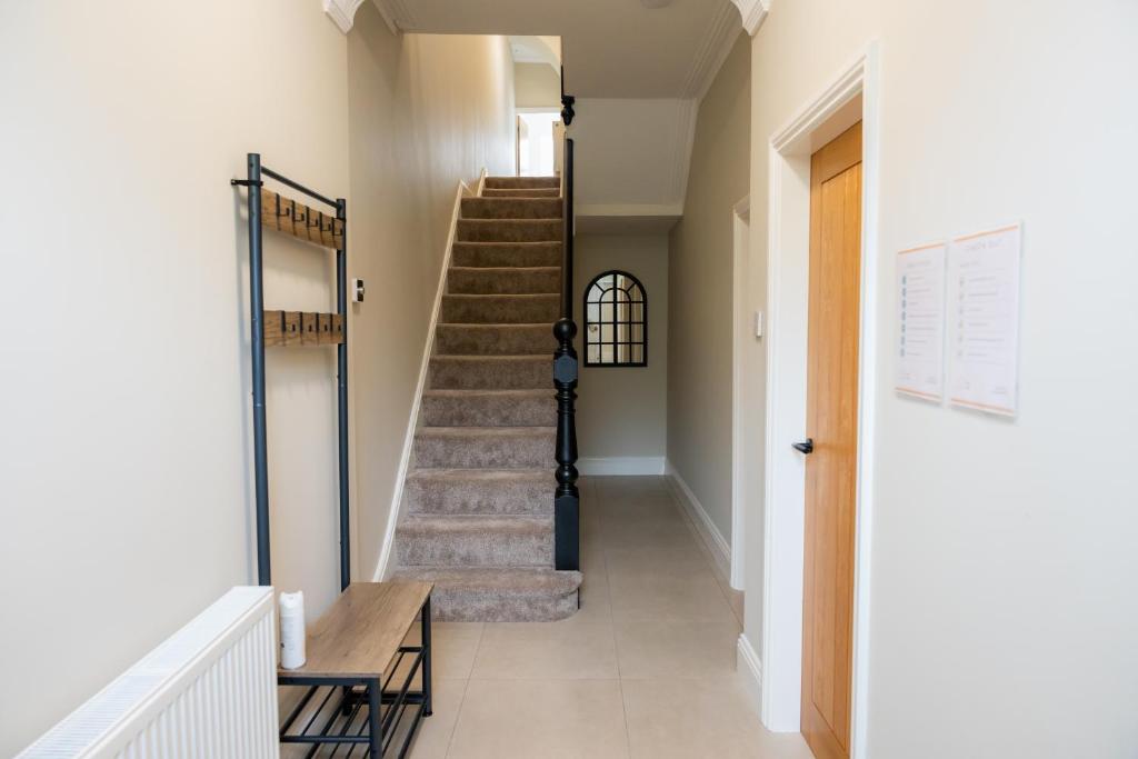 Casa Arkles - next to stadium - free parking, Liverpool