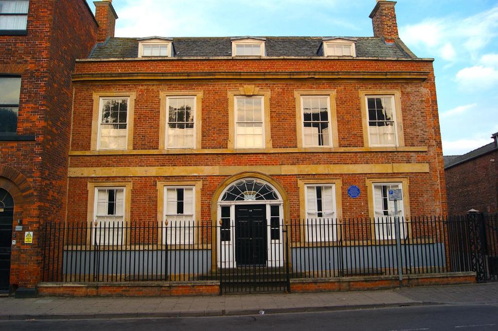 2 Bedroom Apartment - Free Parking, Boston