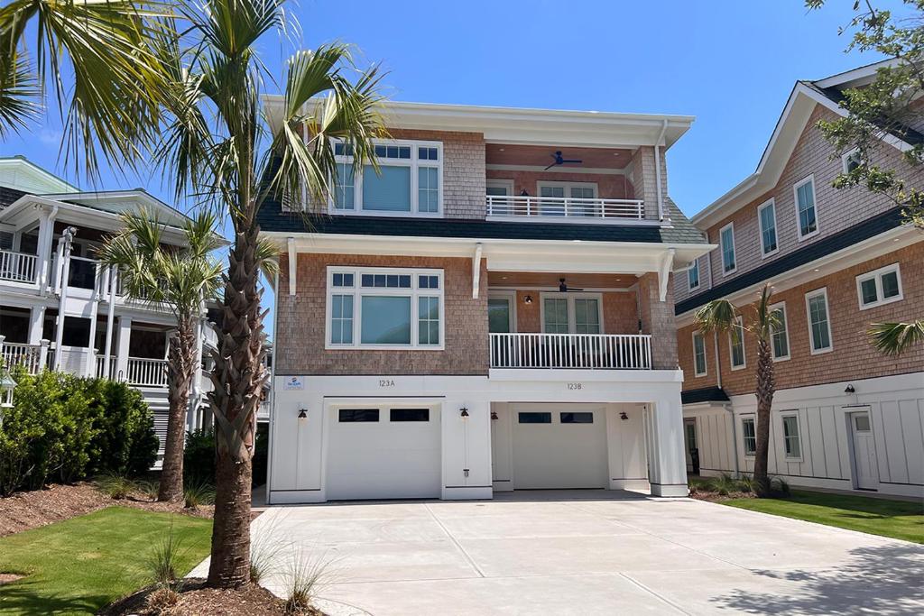 Gallery by the Sea by Sea Scape Properties, Wrightsville Beach