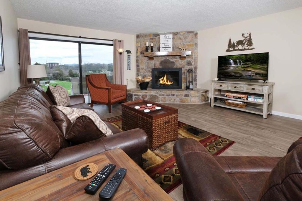 Bear Necessities, Pigeon Forge