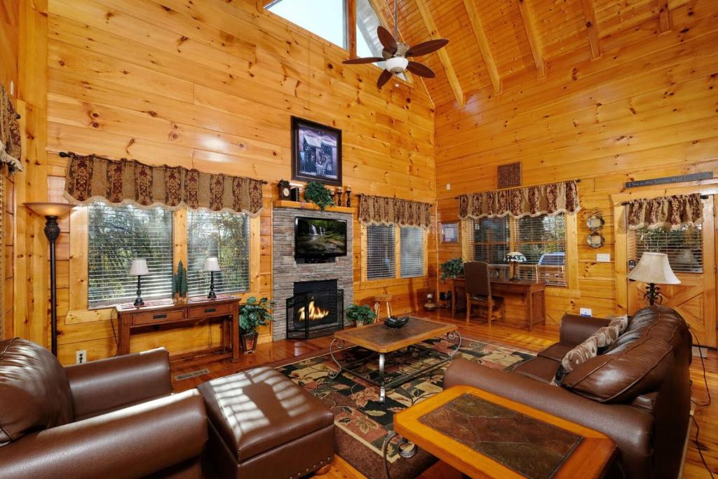 Cherokee Mist, Pigeon Forge