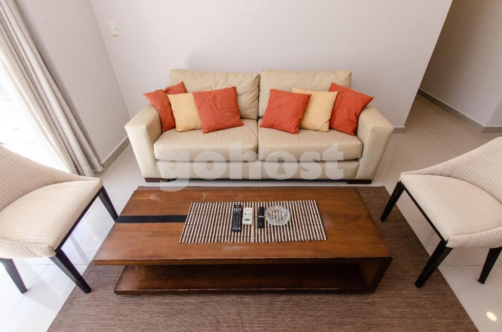 Spacious 2 bedroom apt in Villa Morra - 4