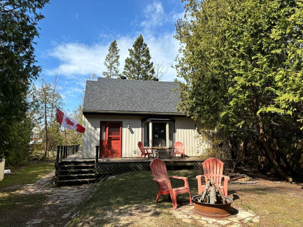 Artistic Haven By The Beach, Wiarton