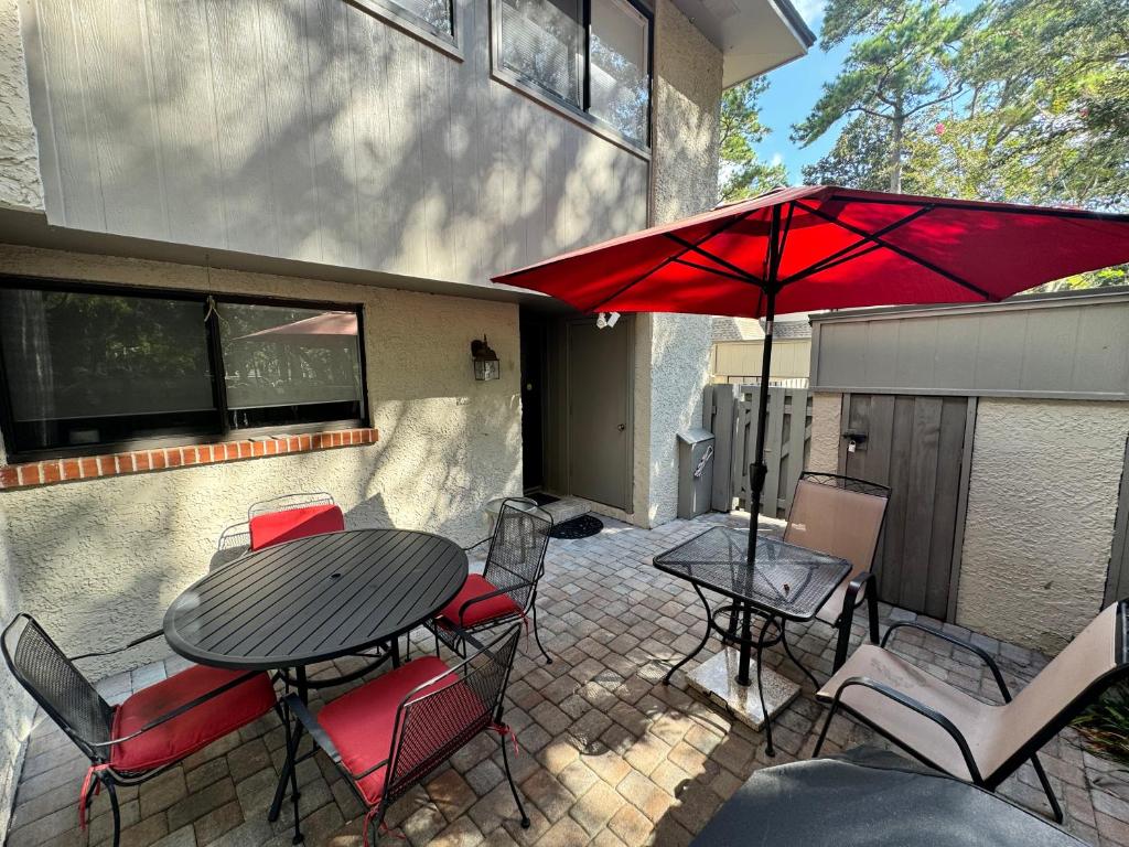 5 Stones Throw, Hilton Head Island