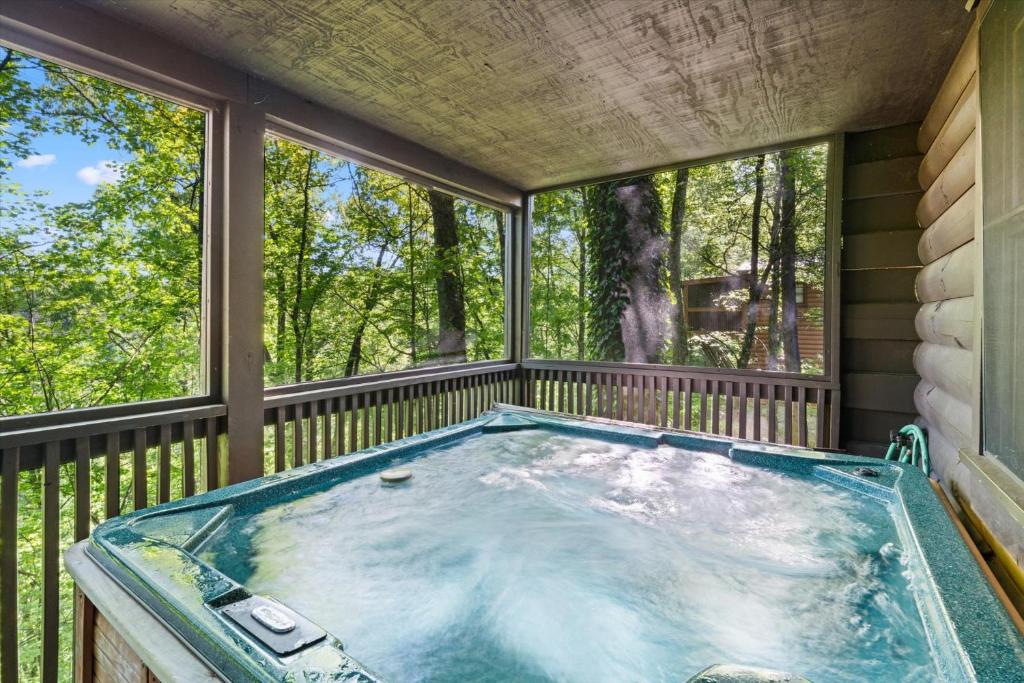 Almost Heaven, Gatlinburg