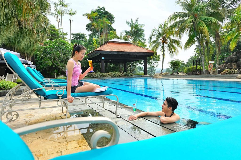Swimming pool