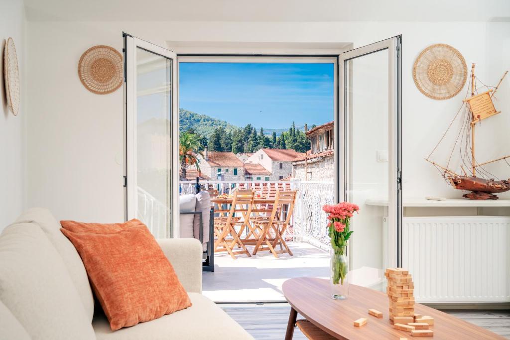 Pharos Sunset - Stari Grad Center, Stari Grad