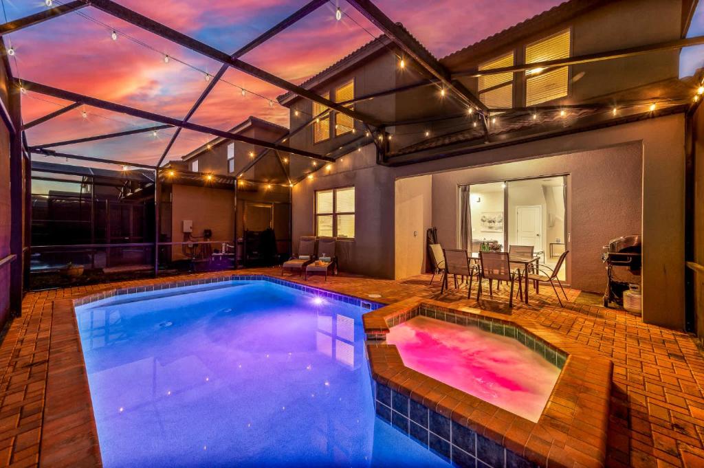 Lazy River Game Room heated pool 10Mi to Disney, Davenport
