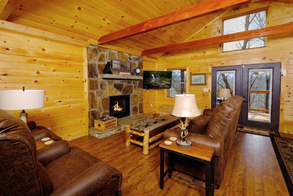 Misty Morn, Pigeon Forge